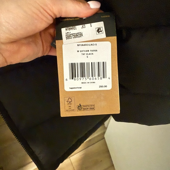 The North Face Black Gotham Parka - Picture 3 of 4